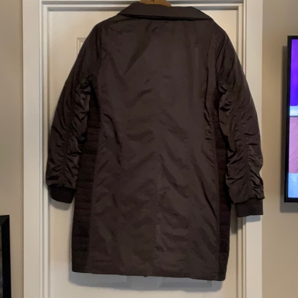 Yest Brown Puffer Coat. New condition,       Size 10. - Picture 2 of 6